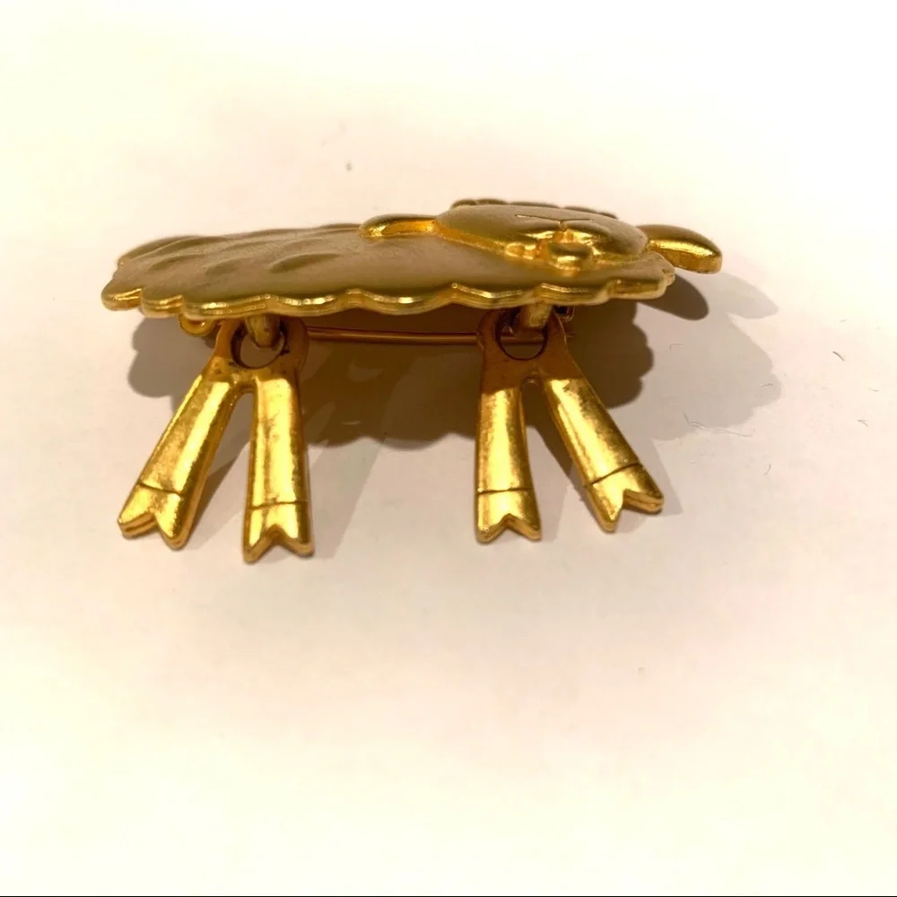 Whimsical Counting Sheep Brooch with Moveable Legs